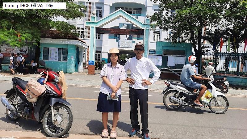 Trường THCS Đỗ Văn Dậy